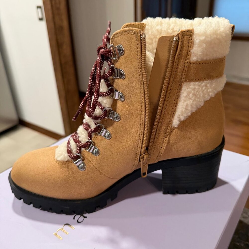NEW Madden Girl Hayess Faux-Fur Hiker Booties - Picture 7 of 10